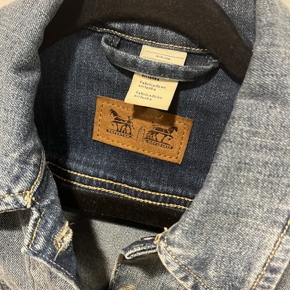 Levi's Slim Fit Denim Jacket Size Small - Picture 5 of 8